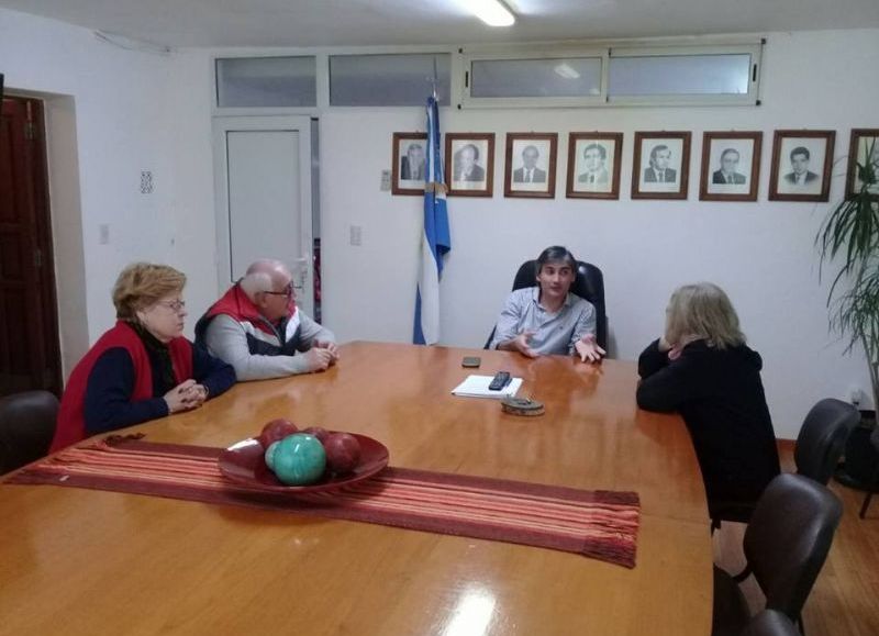 Reunión con el encargado de Presupuesto comunal.