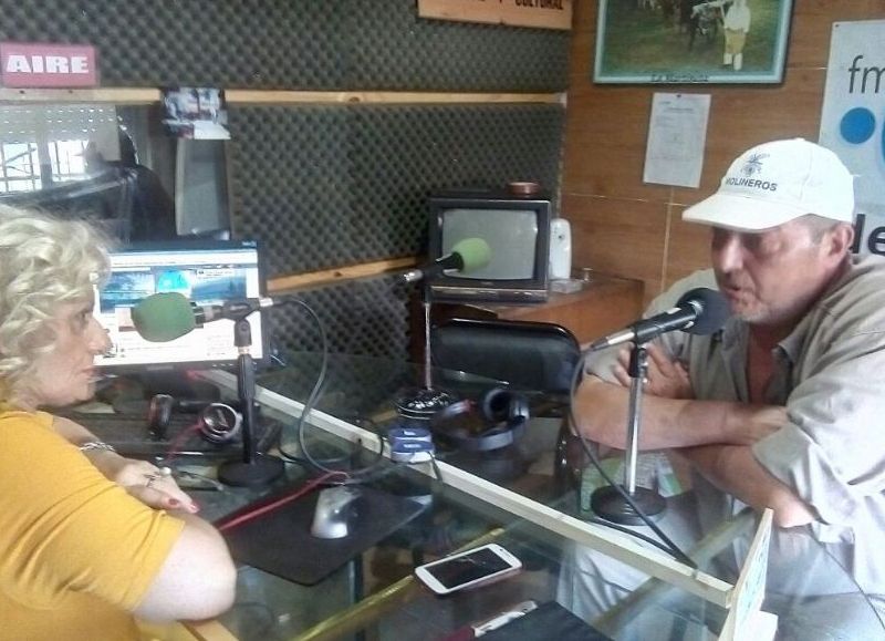 Juan Carlos Díaz en el aire de FM Identidad.