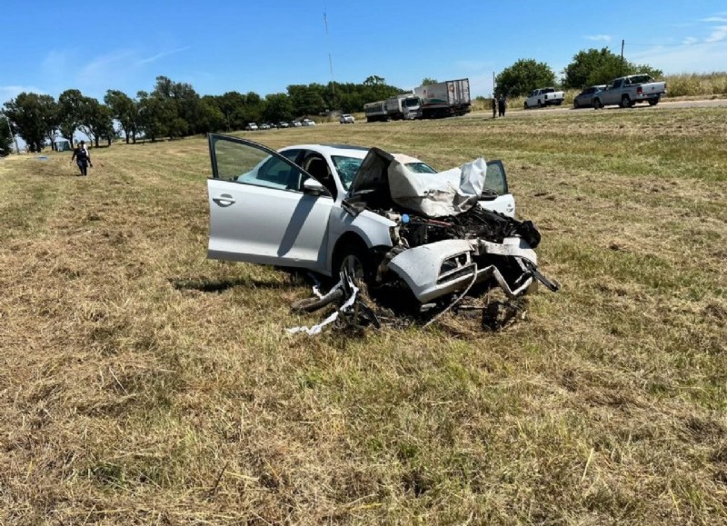 Accidente fatal en la ruta 8: fallecieron una mujer y una niña oriundas de la ciudad santafesina de Hughes