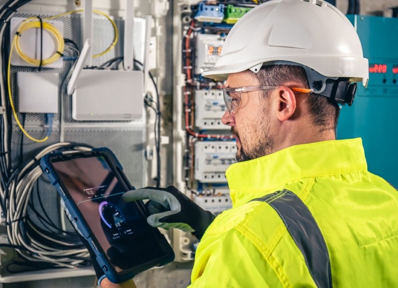 Lanzan un curso de Montador Electricista Domiciliario