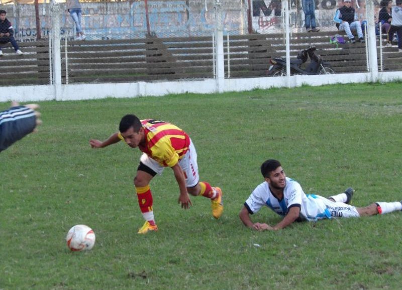 Barracas se quedó con el clásico de Colón ante Porteño (Fotos: Semanario El Diez).