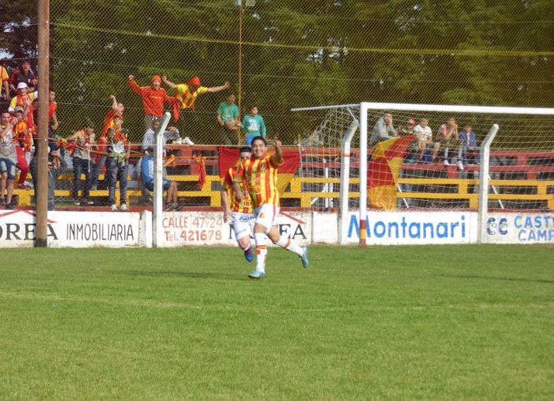 Iván Gómez anotó dos tantos.