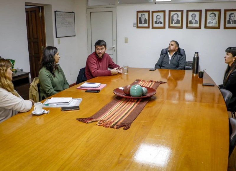Bruno Bozzano, director Provincial de Soberanía Alimentaria bonaerense, visitó el distrito y se reunió con las autoridades locales.

