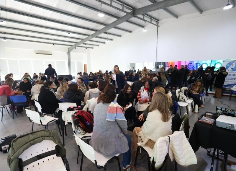 Se realizó un taller intersectorial para abordar problemáticas de salud mental en el ámbito escolar