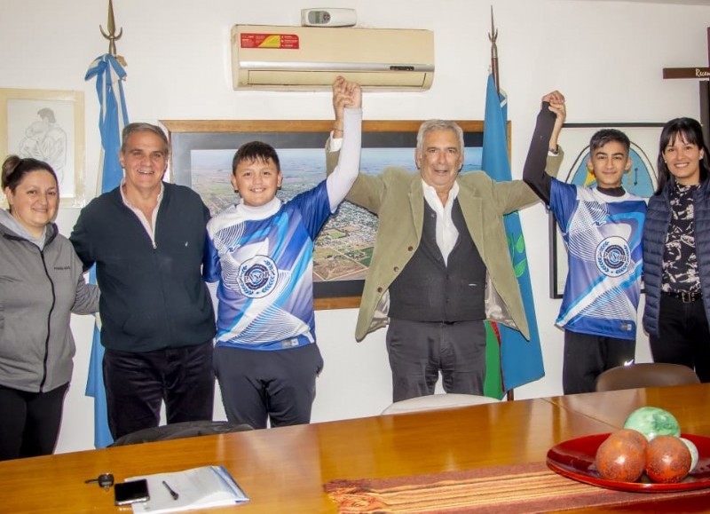 Se trata de Benjamín De Martino y Felipe Heck, quienes compitieron en el Campeonato Provincial de Pádel, en el Partido de La Costa.