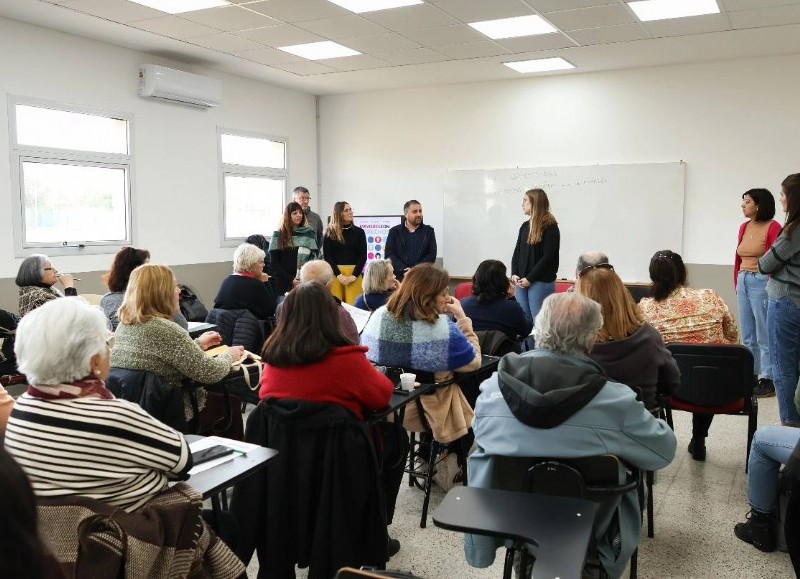 La propuesta tiene como objetivo propiciar espacios de encuentro y reflexión para los adultos de la tercera edad.