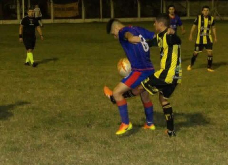 Racing goleó a Unión de Carabelas.