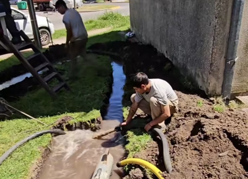Avanza una obra clave para mejorar el servicio de agua en el barrio Mirador del Lago