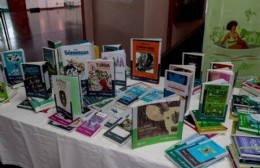 Programa "Colección Identidades Bonaerenses": se entregó material bibliográfico al Instituto de Formación Docente