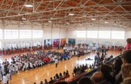 Los alumnos de Colón realizaron el juramento a la bandera