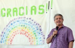 Martínez inauguró un comedor en la escuela de Guerrico y entregó netbooks