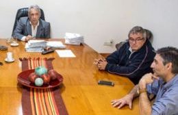 Reunión por ingreso de camiones en El Arbolito